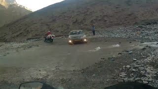 preview picture of video 'Leh Ladakh | Zing Zing Bar To Jispa Water Crossing | Leh Manali Highway | Dominar400'