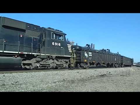 NS 6902 Leads Local Freight - 12/18/2023