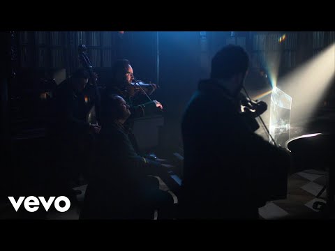 Janoska Ensemble - BEETHOVEN 5 in Janoska Style