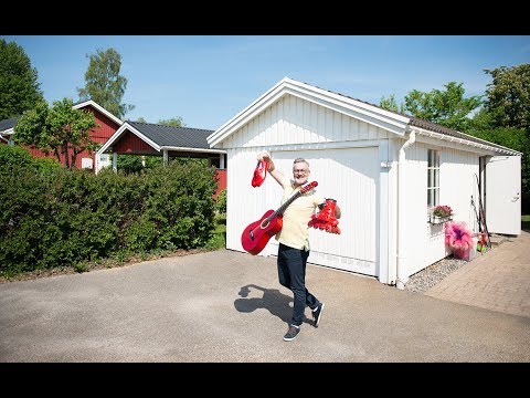 Reklamfilm för Blocket: 

Kund på garageloppis hos Tony Iriving Sandybell R