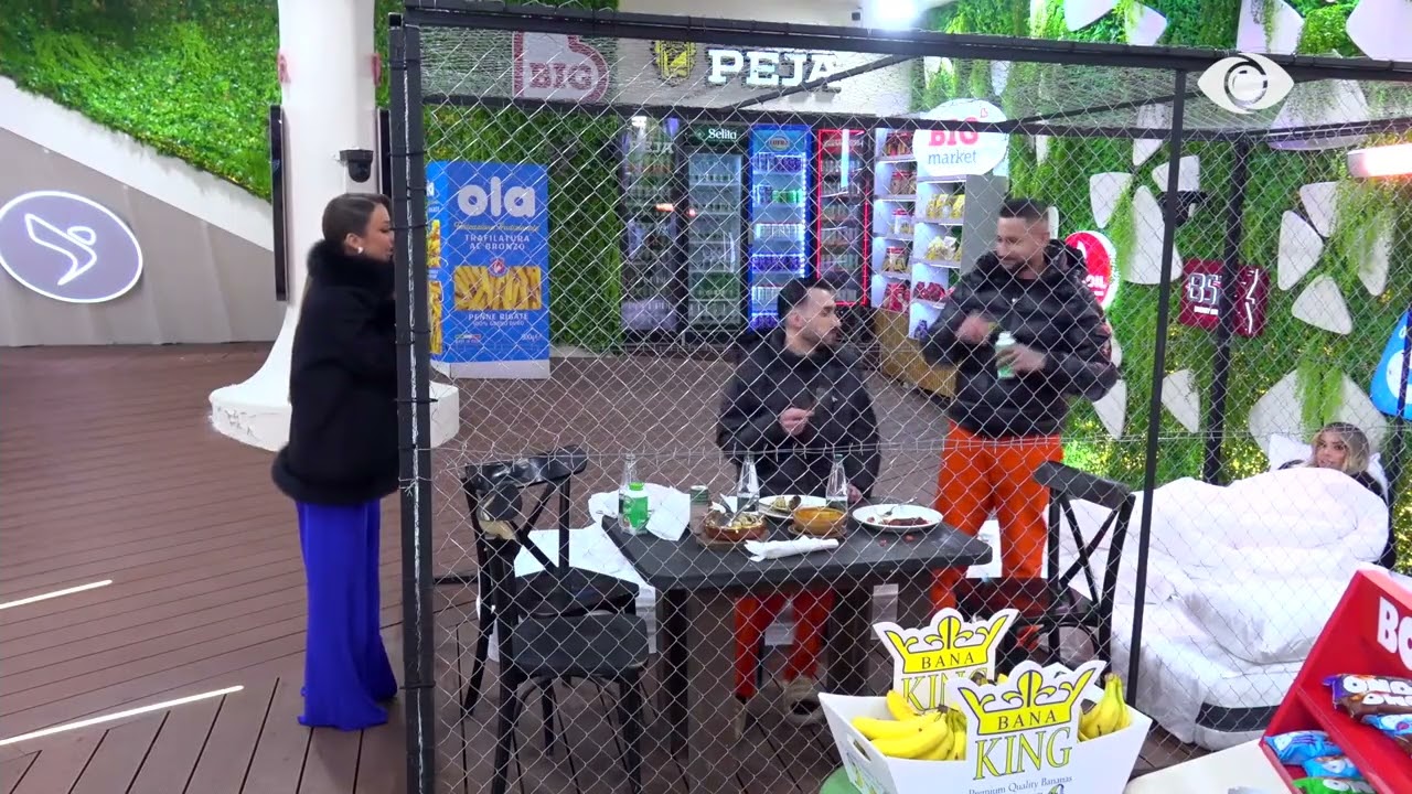 “Rrini mirë...”/ I 'kërcënoi' me arratisje, Juela- Florit dhe Kristit: Keni fashën e burgaxhiut!