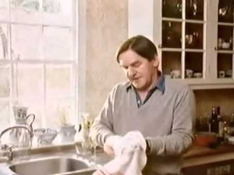 Episode 5 – How to handle a wine with Hugh Johnson