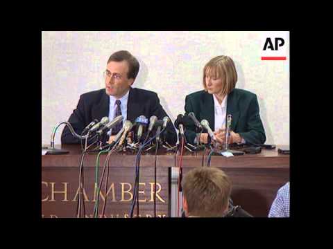 UK : LISA LEESON AND LAWYER STEPHEN POLLARD PRESS CONFERENCE