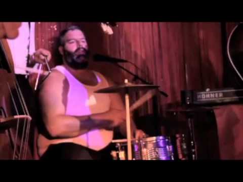 GASTONE - 'Shake it' - offizielles Musikvideo