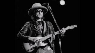 Bob Dylan - Maggie&#39;s Farm (Live 1976)