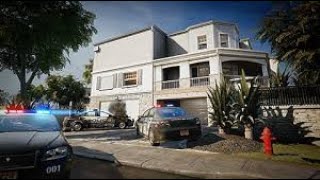 This time on CNN house renovators: İnside the Hungarian multi-milloner's opera house.