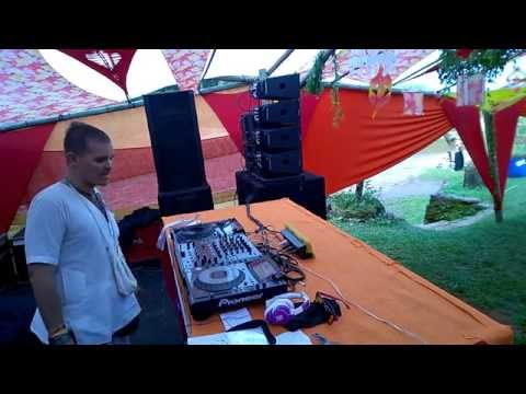FMOZ abertura do Chillout 17 de abril de 2015 Prema Bhakti DJ 13:40 video 1