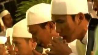 Download lagu Sholatun Bissalamin Mubin Habib Syech mp3 Download lagu Sholatun Bissalamin Mubin Habib Syech mp3