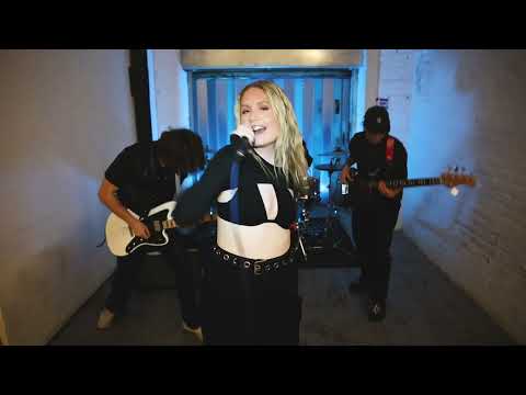 PAVÉ - CROWDED ISOLATION (Official Visualiser)