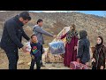 Stupid or kind!!🙄How does Hami help others in poverty!! iranian nomads