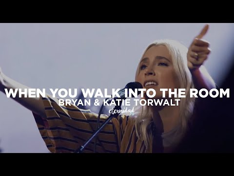 Bryan & Katie Torwalt - When You Walk Into The Room [subtitulado en español]