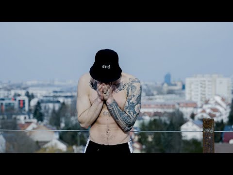 VAE VISTIC - Moje kurtki mają ślady od bójki (prod. Michał Anioł)