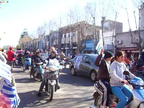 Festejos Colonia, clasificación Uruguay a octavos - Sudafrica 2010