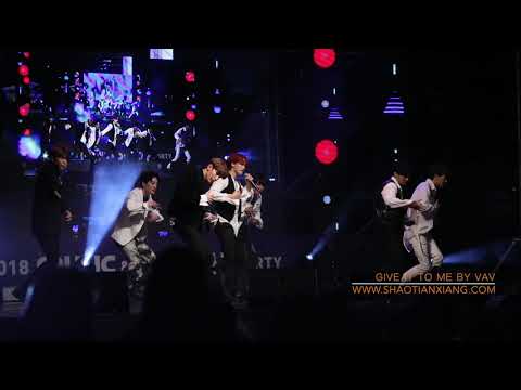 181004 GIVE IT TO ME by VAV