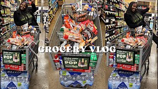 Vlogmas Day 18  | come to the grocery store with me