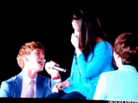 [FANCAM] 120922 SMTOWN Jakarta - Lucky Fans & Kyuhyun Changmin - Just The Way You Are