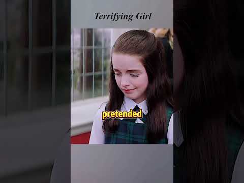 Girl is very good at fake smiles. #thriller #viralvideo #movieclips