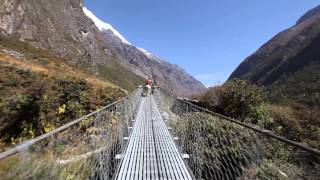 preview picture of video 'Scary bridge in Langtang National park'