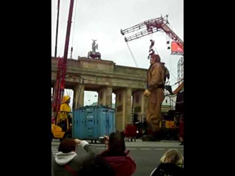 Die Riesen in Berlin: Glückliches Wiedersehen Teil 1