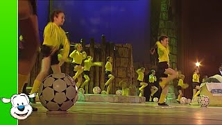 Samson &amp; Gert Kerstshow: Iedereen is ziek - Wij willen voetballen #6