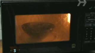 How to Clean a Microwave Oven