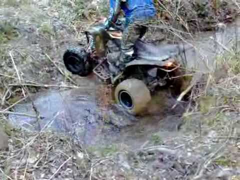 114.DEČKI  ŽUTNICE - Kolarić muti vodu