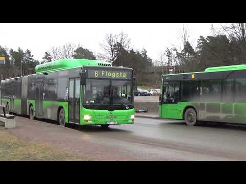 Uppsala: Bussar vid Flogsta centrum