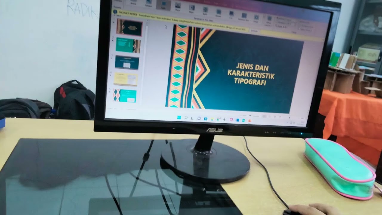 Belajar Tipografi dan Presentasi Bersama - X DKV 1