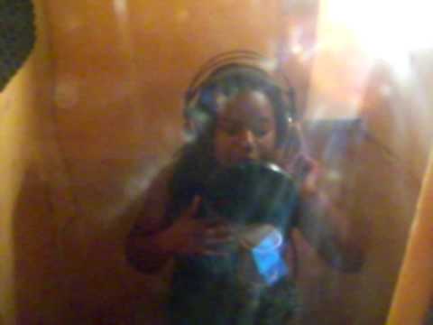 Billy Family   Apresenta Thanya Listen Me