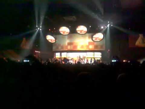 DON'T STOP THE MUSIC, RIHANNA 14/12/11