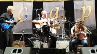 Bella Speelman, Richard Smith & Guy Van Duser Galloping on the Guitar