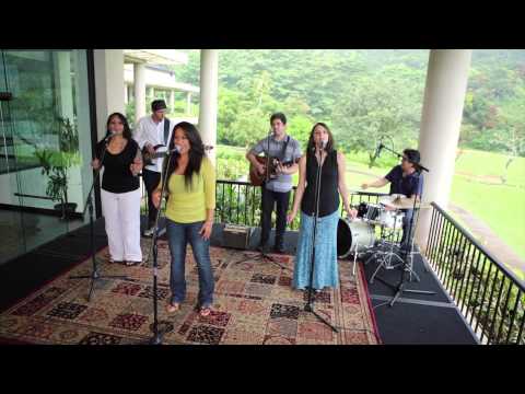 Mo Scanlan - Take My Breath Away (HiSessions.com Acoustic Live!)