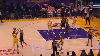 [影片] 今天LBJ的特大號三分球