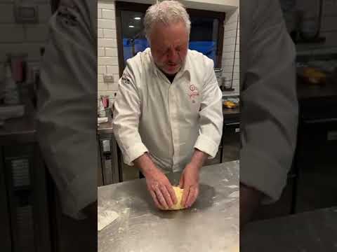 Scialatielli e pollo alla cacciatora veloce, zuppa di quadrucci, torta salata ai carciofi, rotolo do