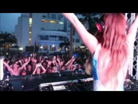 NEW  DJ Juicy M mashuping on 4 CDJs + Download!