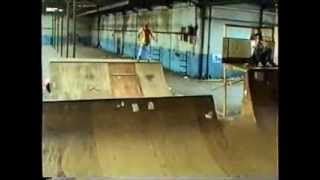 preview picture of video 'Footage from original Factory skatepark in Stobswell, Dundee, circa 1990'