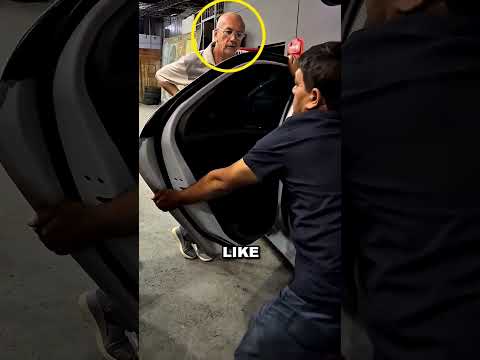 This Mechanic Fixed The Car Door For Free