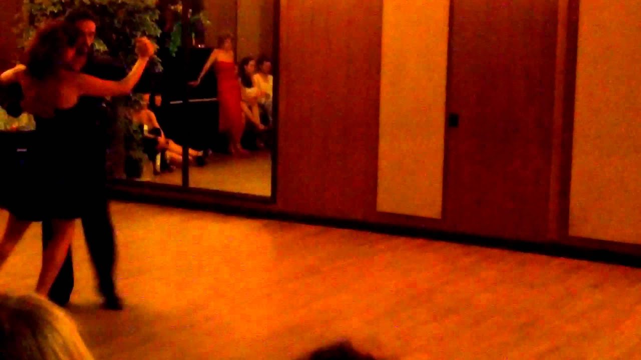 Ángeles Chañaha & Raúl Navalpotro, "Vamos corazón" (Osvaldo Fresedo)