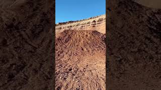 Download lagu Atraksi sepeda luar biasa ⁉️#downhill #freestyle #atraksi #shorts #storywa mp3