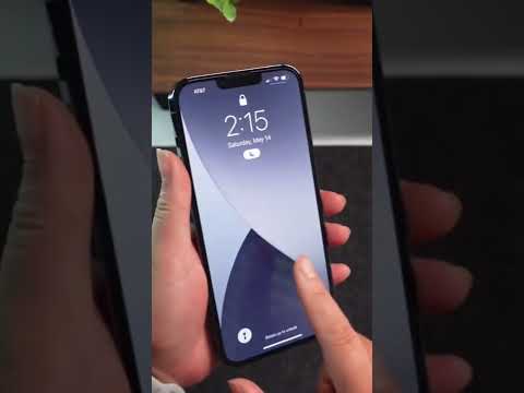 Easy Flashlight Trick for iPhone 🔦 #iphonetricks #iphonetips #flashlight