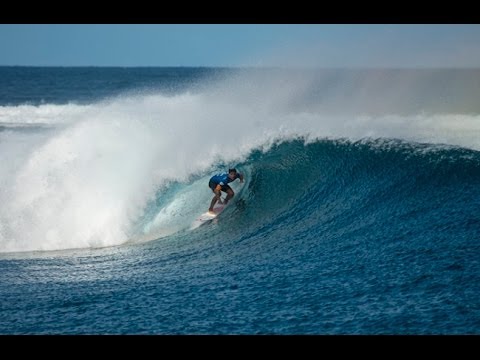 Gabriel Medina & Nat Young at Cloudbreak- Fiji Pro 2014