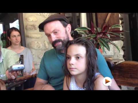 Will Keen y Dafne Keen  Sus Personajes   The Refugees Refugiados   YouTube 00 00 00 00 03 15