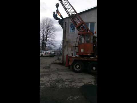 Výměna žárovky pomocí autojeřábu