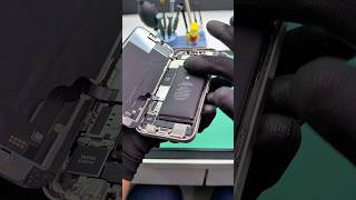 Tive que fazer o parto dessa bateria deste iPhone 13 às presas pois tava quase explodindo  #iphone