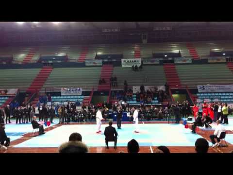 Finale Campionati Italiani Assoluti di Karate Kumite Bari 2011 Categoria maschile 76Kg.mp4