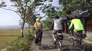 preview picture of video 'Gowes ke Mata Air Sodong'