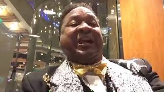 Happy birthday to me with The stowaway pianist Jeremy Yam on the royal Caribbean mariner of the seas