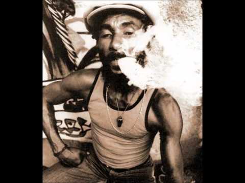 Carl Dawkins & The Wailers - Picture on The Wall (Lee Perry)