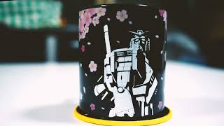 桜吹雪のガンダムマグでコーヒーを飲む