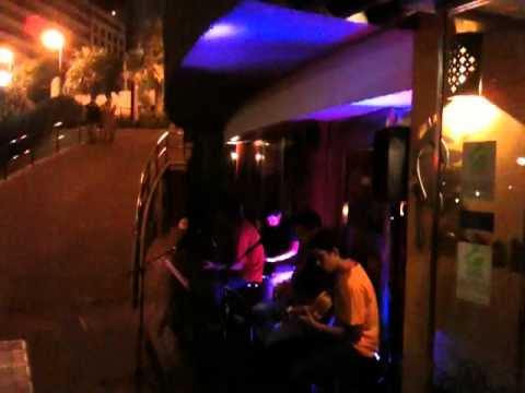 Projecto Mundo -The Foreign Brothers "cover" Shake That Body "accustic" @Qasbah Oriental Caffe